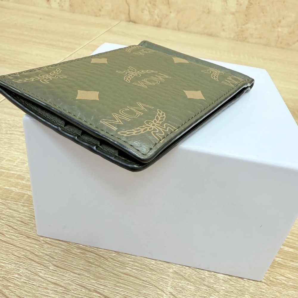 ❗️SOLD❗️MCM Green Leather Visetos Bifold with Money Clip - Picture 4 of 10